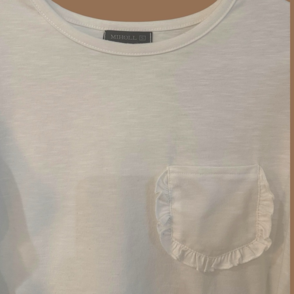 White‎ Ruffle Sleeve Top - Picture 2 of 6